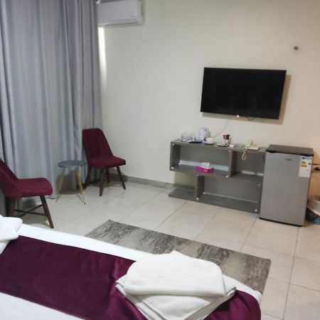 Golden Plaza Hotel Амман Экстерьер фото