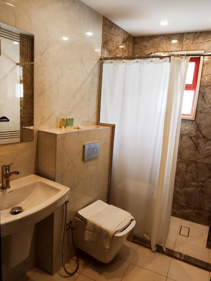 Golden Plaza Hotel Амман Экстерьер фото