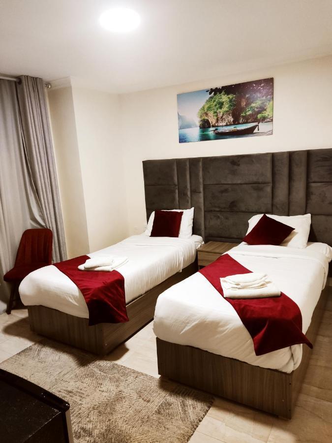 Golden Plaza Hotel Амман Экстерьер фото