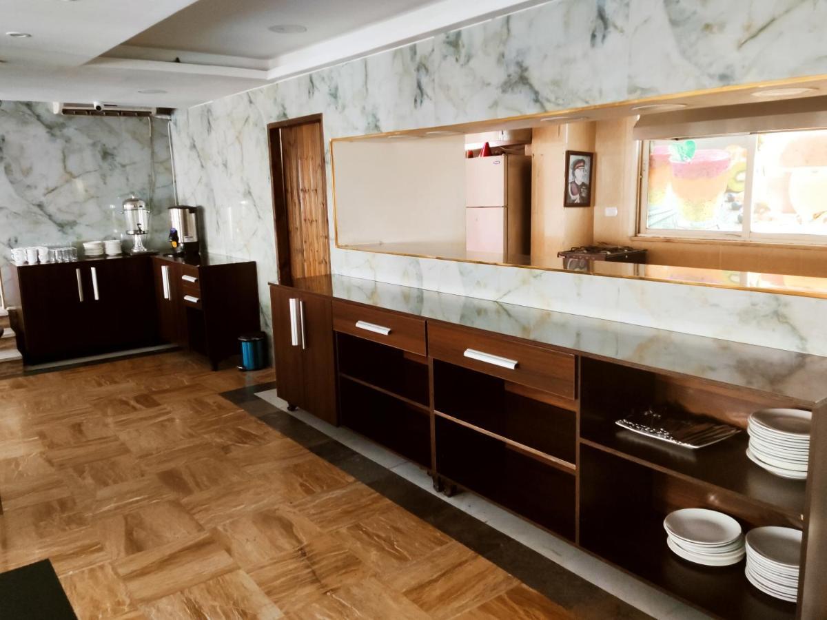 Golden Plaza Hotel Амман Экстерьер фото