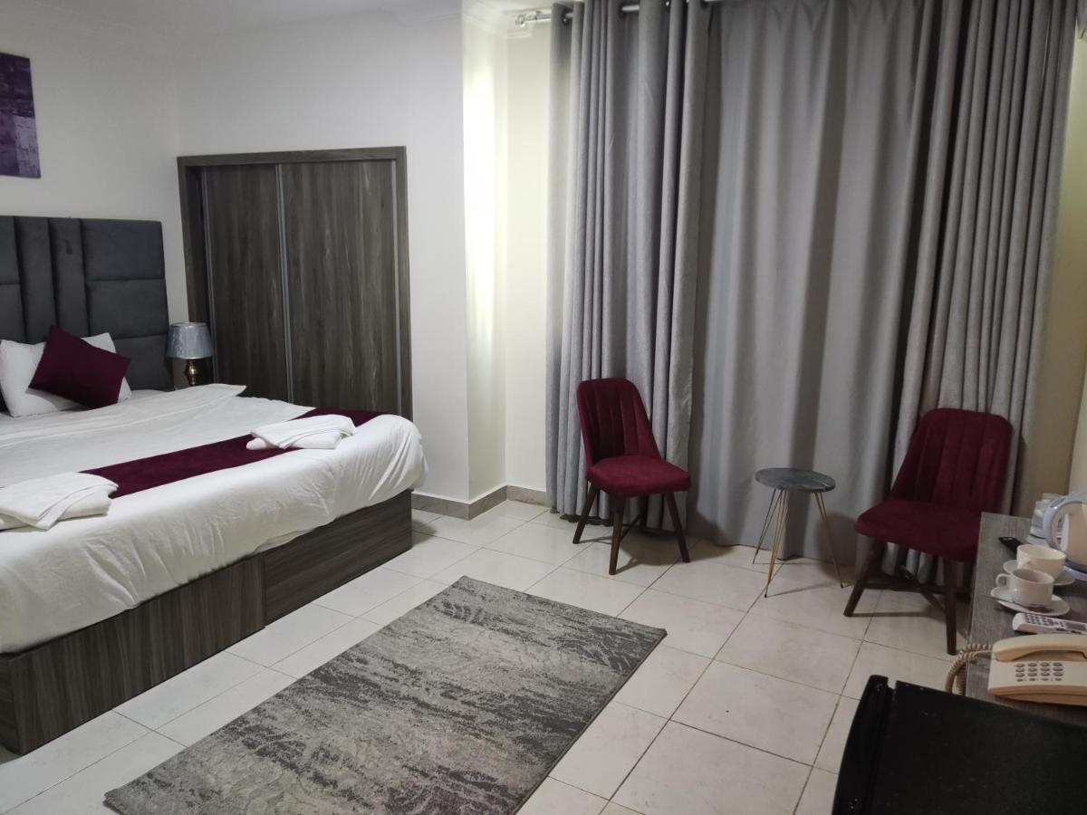 Golden Plaza Hotel Амман Экстерьер фото